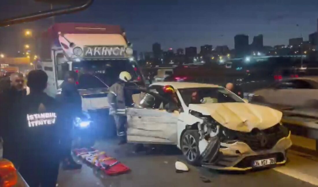 Sebze Yüklü Kamyon 5 Araca Çarptı, Yaralılar Var Bağcılar’da TEM