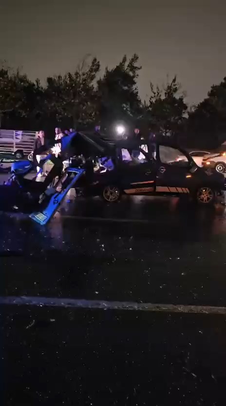 &nbsp; Başakşehir’de Çok Sayıda Araç Kazaya Karıştı Başakşehir’de, çok sayıda