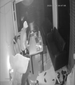 &nbsp; Hırsızlar Açamadıkları Kasaları Taşıyarak Çaldı Fatih’te iki ayrı iş