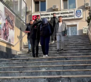 Alışveriş Merkezlerinde Vatandaşların Çanta ve Cep Telefonlarını Çalan Şüpheli, Güvenlik