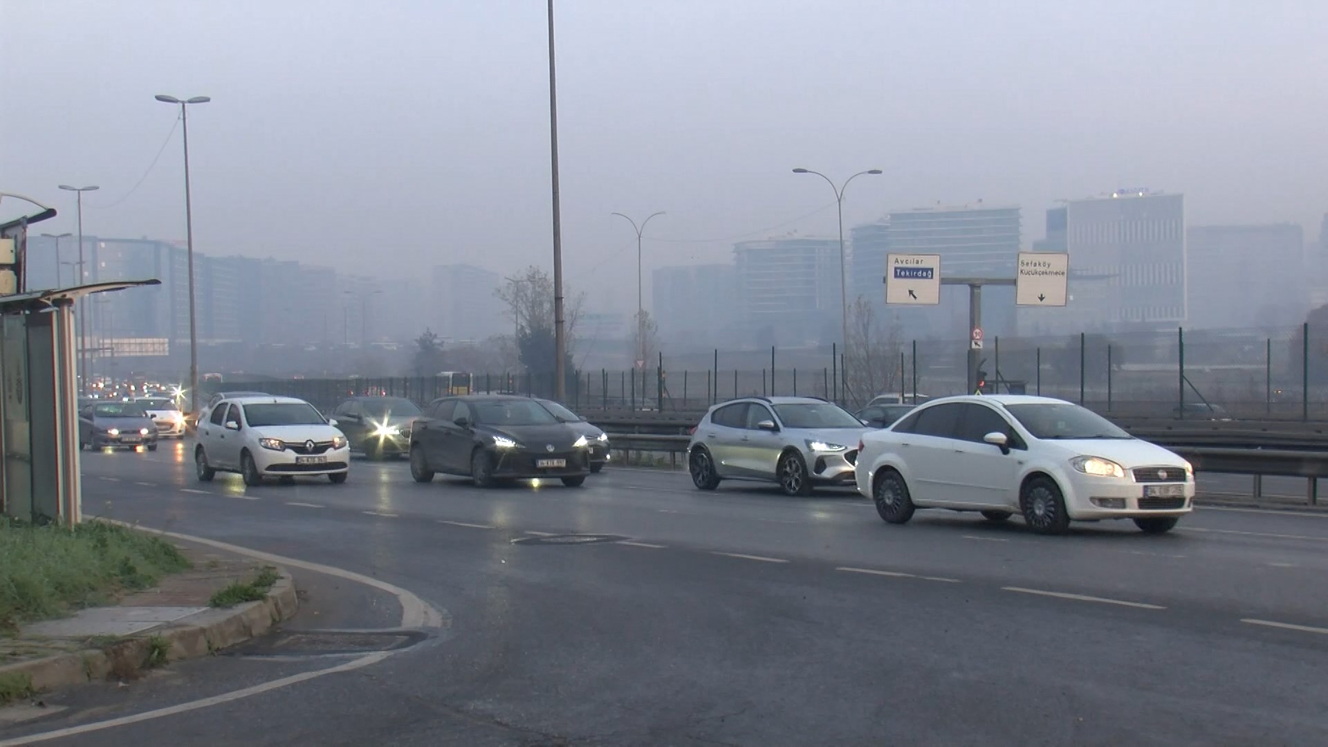 Kentin Bazı Noktalarında Hafif Şekilde Hissedilen Sis Ulaşımı Olumsuz Etkilemezken,