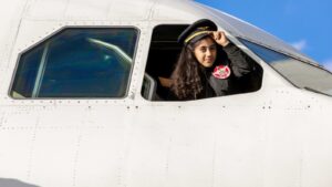 &nbsp; TUSAŞ Şehidinin Kızı, Uçakta Pilot Koltuğuna Oturdu Türk Havacılık