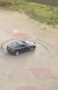 İstanbul Maltepe’de özel bir hastanenin otoparkında görevli valelerin, müşteriye ait