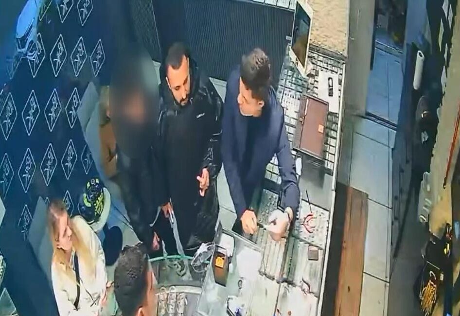 Kumar Borcu İçin Altınları Bozdurmuş Sarıyer’de yaşayan Ezgi Ö.’nün evinden