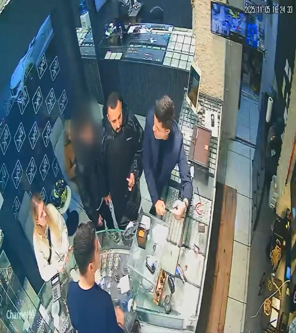 Kumar Borcu İçin Altınları Bozdurmuş Sarıyer’de yaşayan Ezgi Ö.’nün evinden