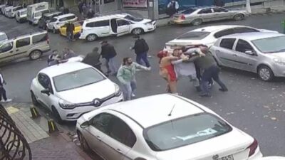 &nbsp; Kaza Sonrası Tartışma Büyüdü Sultangazi’de iki hafif ticari aracın