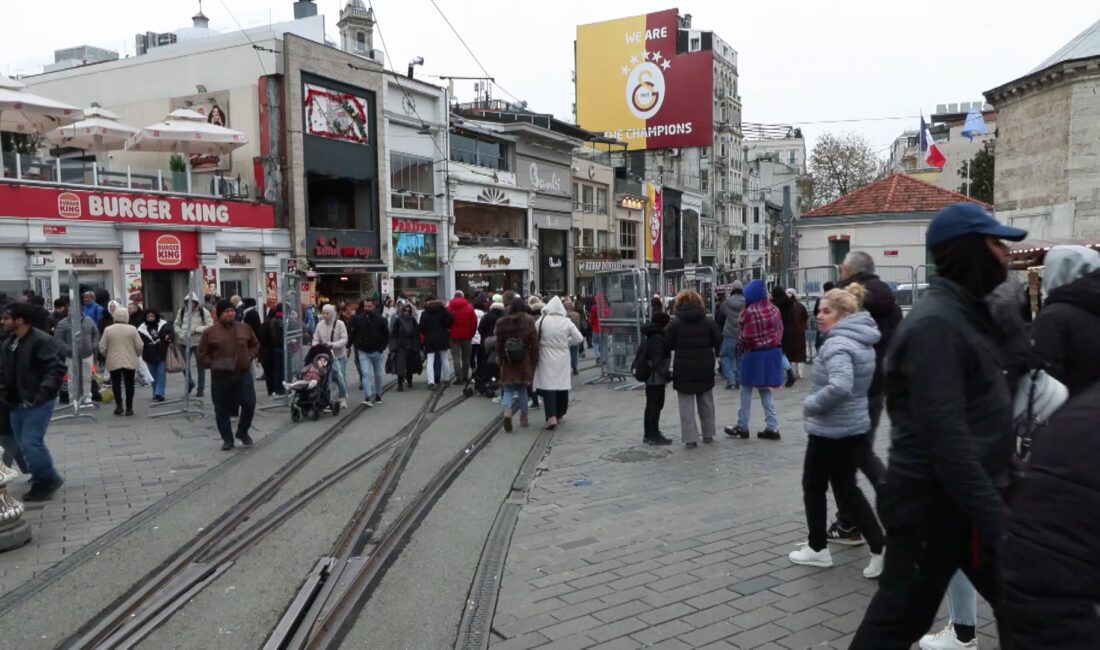 İstanbul Valiliği Kararıyla Taksim ve İstiklal Caddesi’ne Çıkan Yollar Saat