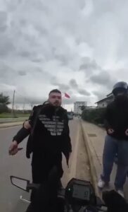 Tuzla Sahil Yolu’nda oyuncak silahla şakalaşan motosikletli gruba, silahı gerçek