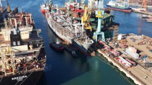 Tadilat Aşamasındaki Dev Gemi Havadan Görüntülendi İstanbul Tuzla Tersaneler Bölgesi’nde