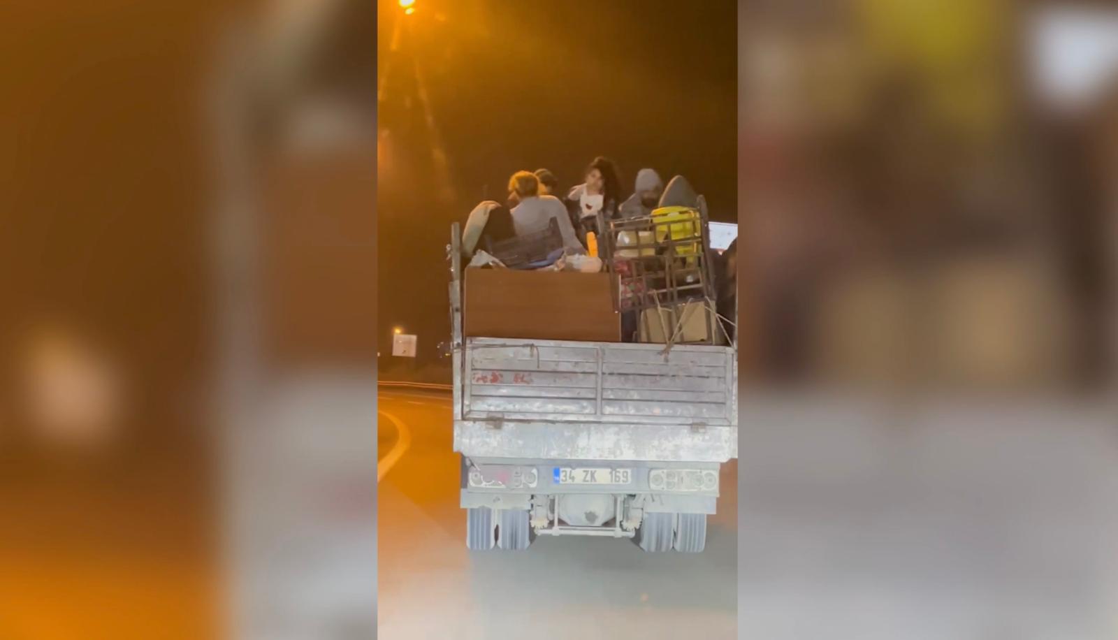 &nbsp; Şile Otoyolu’nda Cep Telefonu Kamerasına Yansıyan Tehlike Üsküdar’da bir