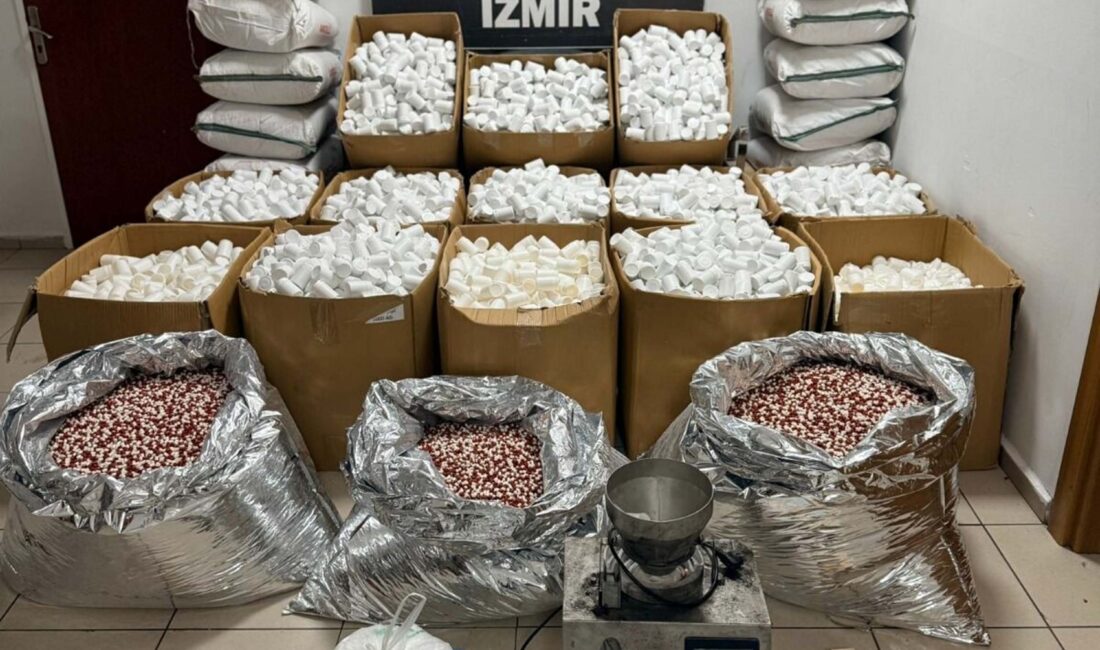 Karabağlar’da Dev Uyuşturucu Operasyonu İzmir’in Karabağlar ilçesinde düzenlenen operasyonda, 2