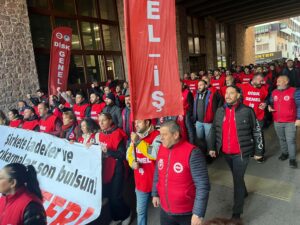 &nbsp; İZENERJİ, İZELMAN ve İZFAŞ İşçileri Eylemlerine Devam Ediyor İZMİR