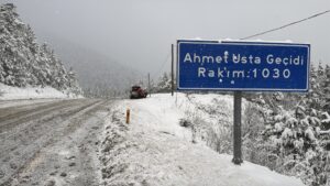 Karabük Genelinde Gece Saatlerinden İtibaren Etkisini Gösteren Kar Yağışı Ulaşımı