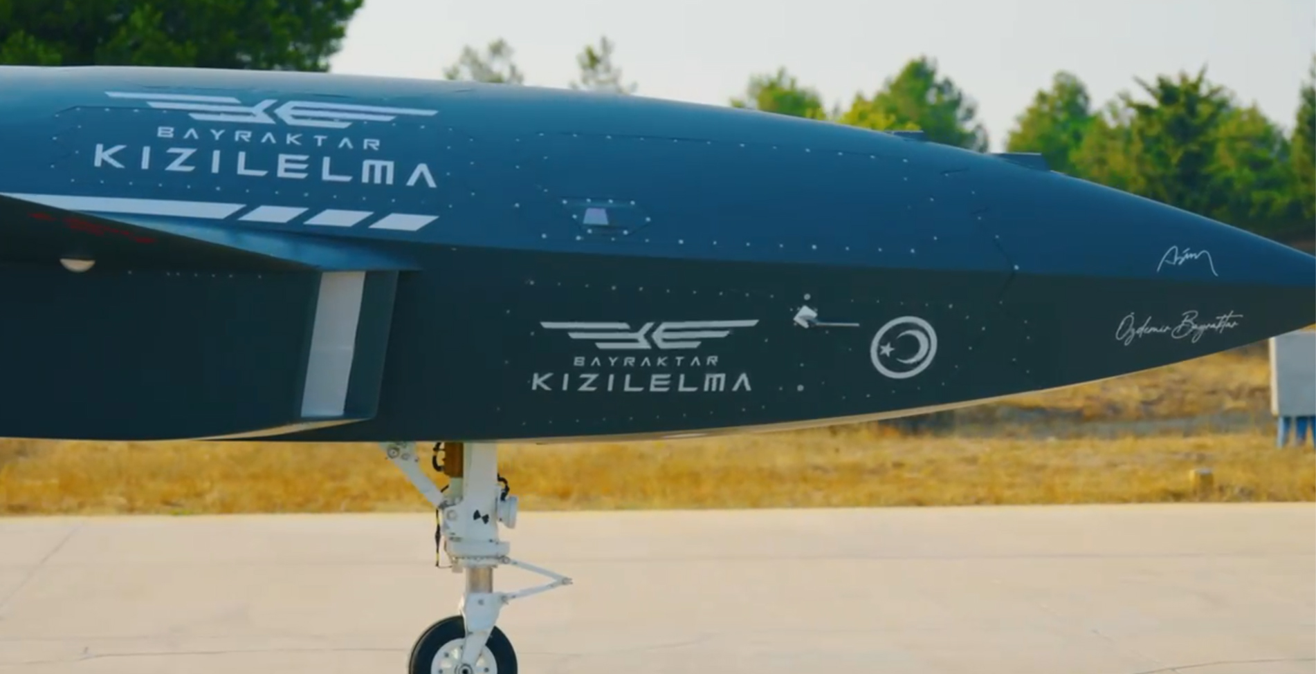 İki İnsansız Savaş Uçağı Otonom Yakın Kol Uçuşunu Başarıyla Tamamladı