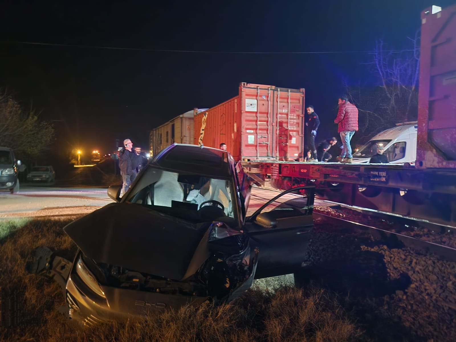 &nbsp; Hemzemin Geçitte Feci Kaza Malatya’nın Battalgazi ilçesinde hemzemin geçitte