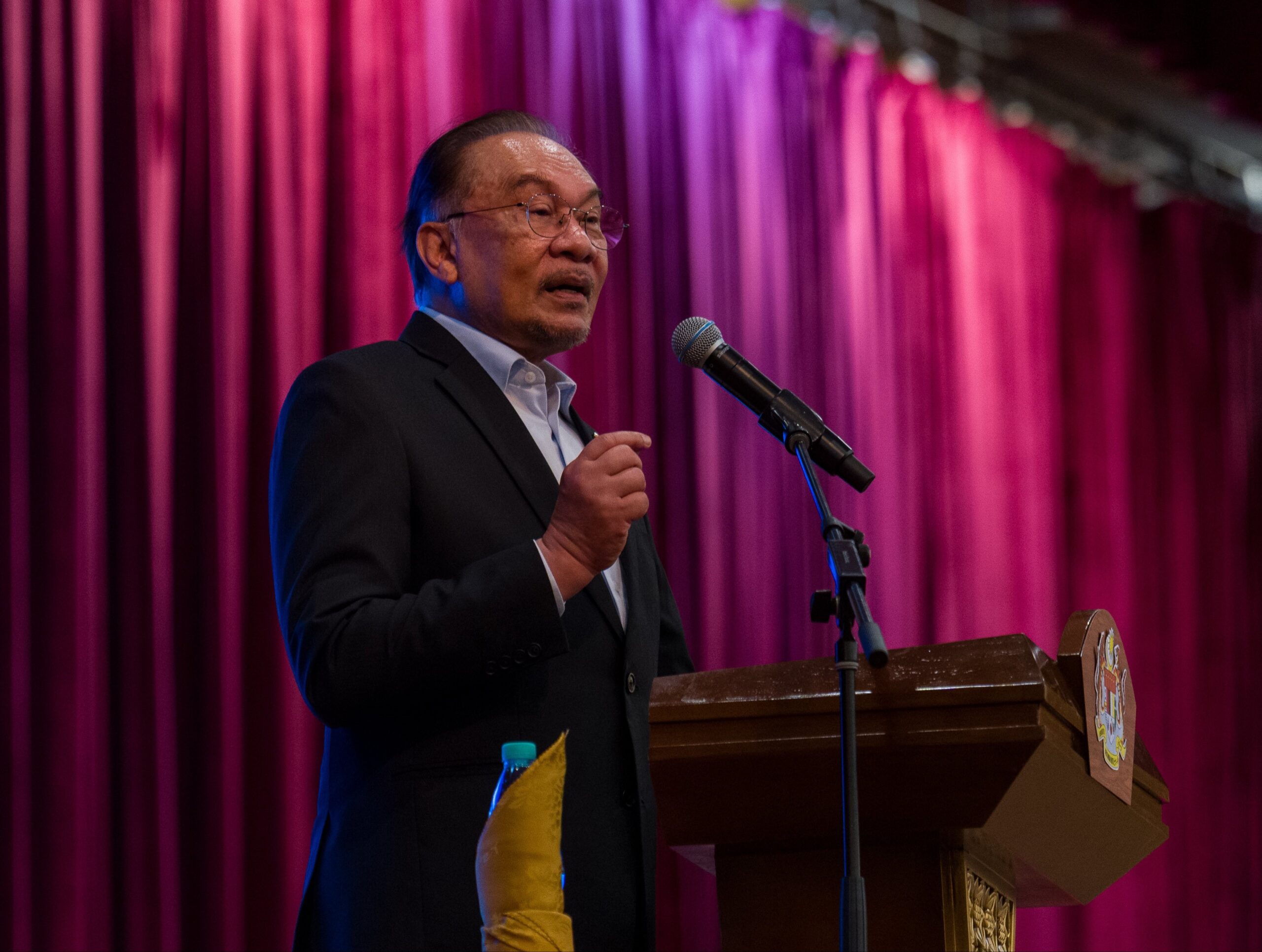 Malezya Başbakanı Enver İbrahim, sınır çatışmaları nedeniyle gerilimin tırmandığı Tayland