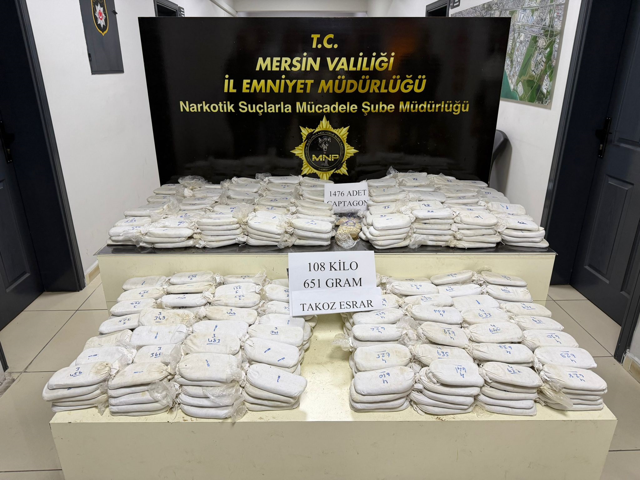 MİT ve Emniyetin Ortak Operasyonunda 108 Kilo Takoz Esrar Yakalanırken,