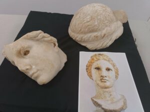 &nbsp; Helenistik Dönem’e Ait Mermer Heykel Başı Gün Yüzüne Çıkarıldı