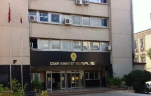 İzmir’in Kemalpaşa ilçesinde, sosyal medya platformları üzerinden ‘tetikçi’ ilanı verdiği