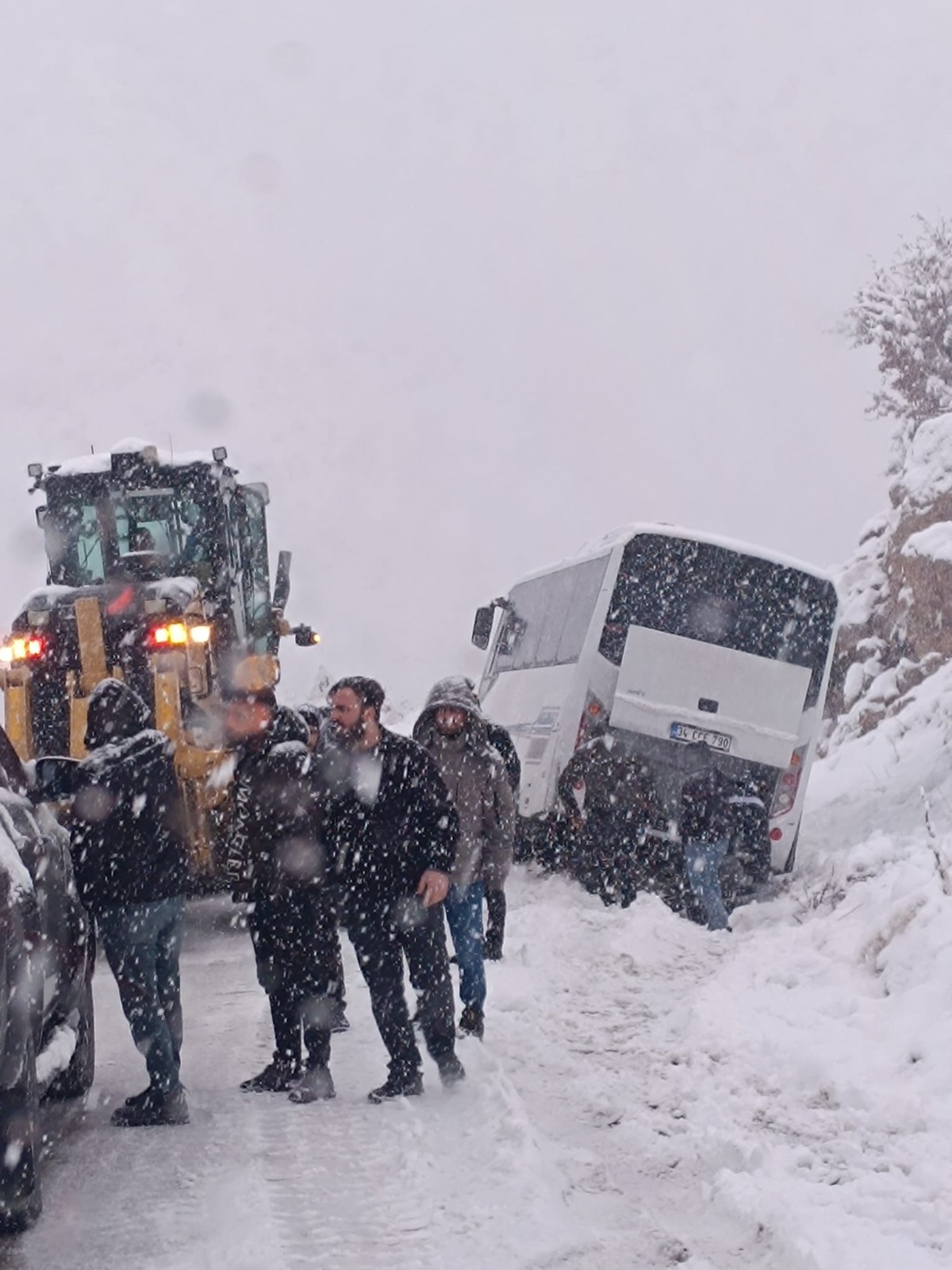 Siirt’te Gece Boyunca Etkili Olan Kar Yağışı Pervari, Şirvan ve