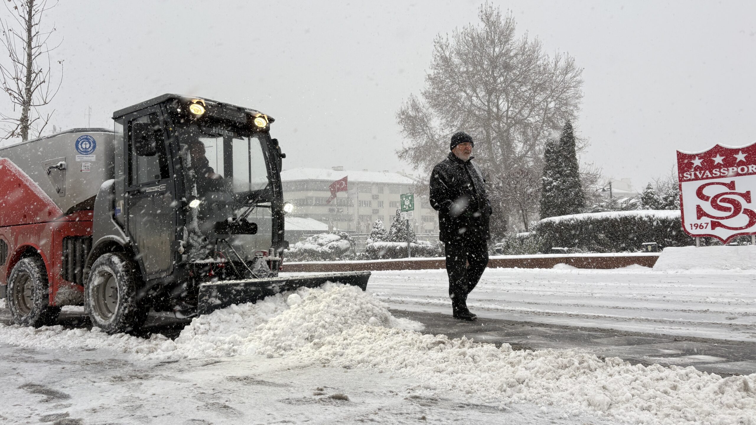 Hava Sıcaklığının Sıfırın Altına Düştüğü Sivas’ta Kar Yağışı Başladı Sivas’ta