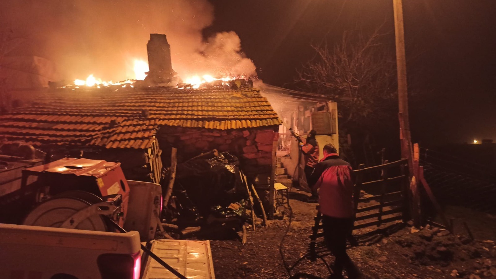 Savaştepe’de Müstakil Evde Çıkan Yangında 70 Yaşındaki Vatandaş Ağır Yaralandı