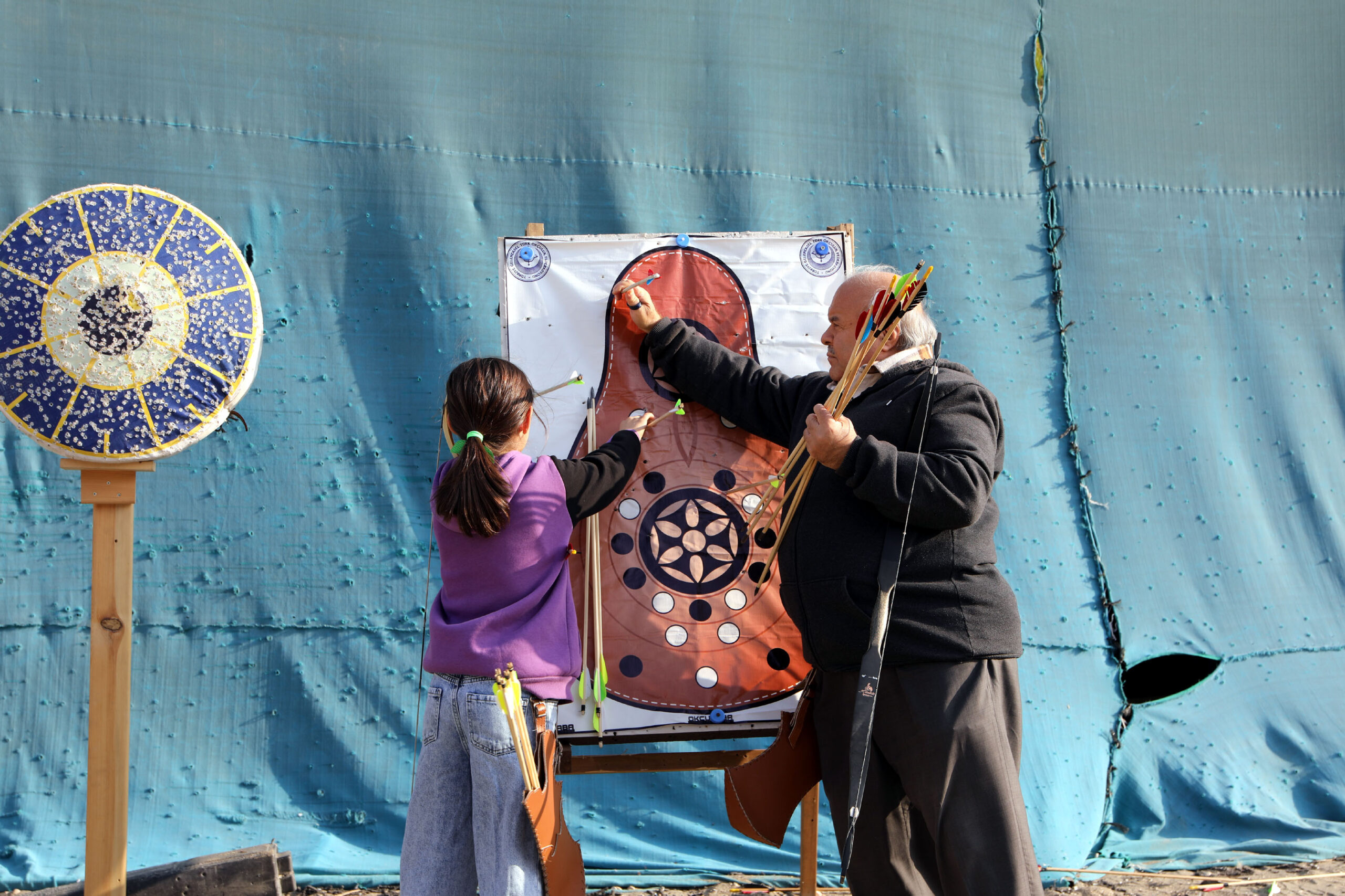 Tarih Dizilerinden Etkilenen 9 Yaşındaki Nisa ve Babası 6 Aydır