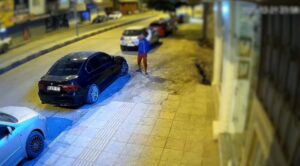 Psikolojik Sorunları Olduğu İddia Edilen Şahıs, Kentin En İşlek Caddesinde