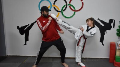 İzmir’de Beden Eğitimi Öğretmeni Soner Pınarcık, Kızı Senem Nehir ile