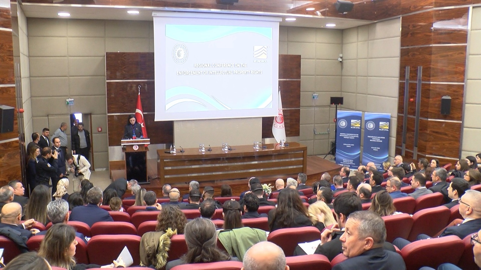 Sınır Aşan Sahtecilik ve Fikri Mülkiyet Hakları İş Birliği Güçlendiriliyor