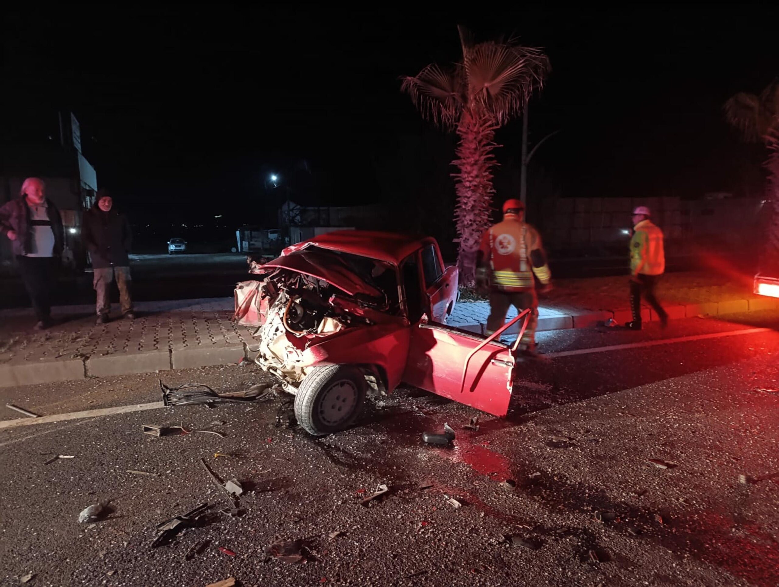 &nbsp; İzmir-Ankara Yolunda Feci Çarpışma Manisa’nın İzmir-Ankara kara yolunda, ana