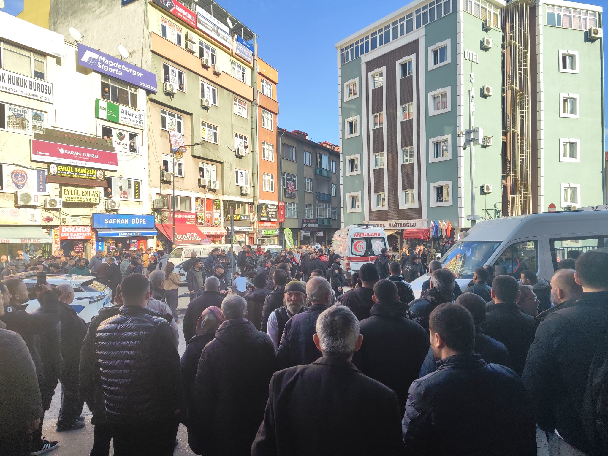 Alacak Verecek Meselesi Nedeniyle Çıkan ve 8 Kişinin Yaralandığı Kavgada