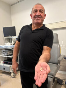 Boynundaki Şişlik, Minik Taşlarla Başladı Antalya Eğitim ve Araştırma Hastanesi