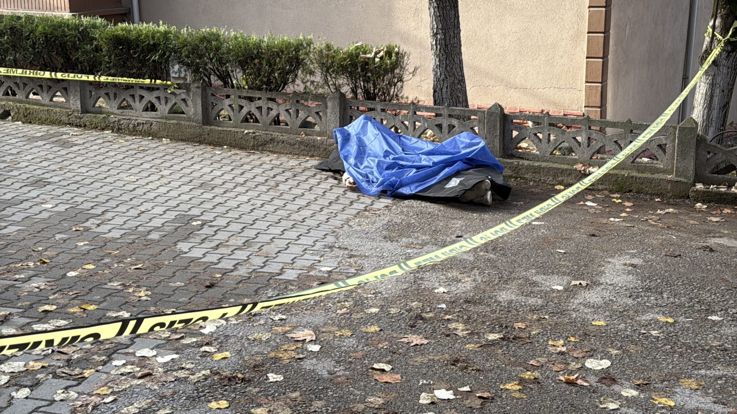 &nbsp; Karabük’te Genç Öğrenci Sokakta Hayatını Kaybetti Karabük’te, Türkmenistan uyruklu