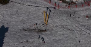 Beyaz Cennet Uludağ’da Kar Kalınlığı 6 Santimetrede Kaldı; Tatilciler Kayak