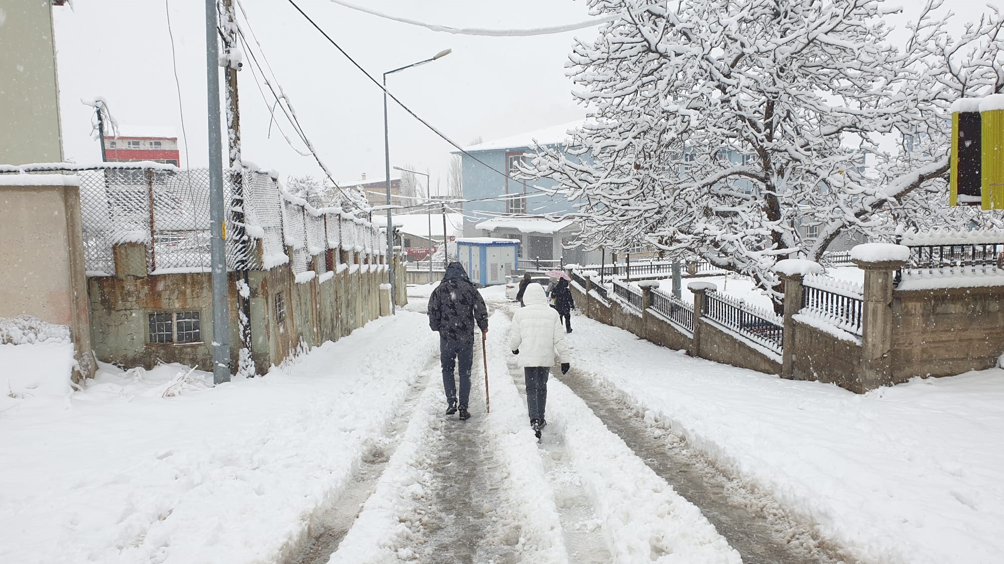 &nbsp; Başkale ve Bahçesaray’da Ulaşım Aksadı Van’da etkili olan kar