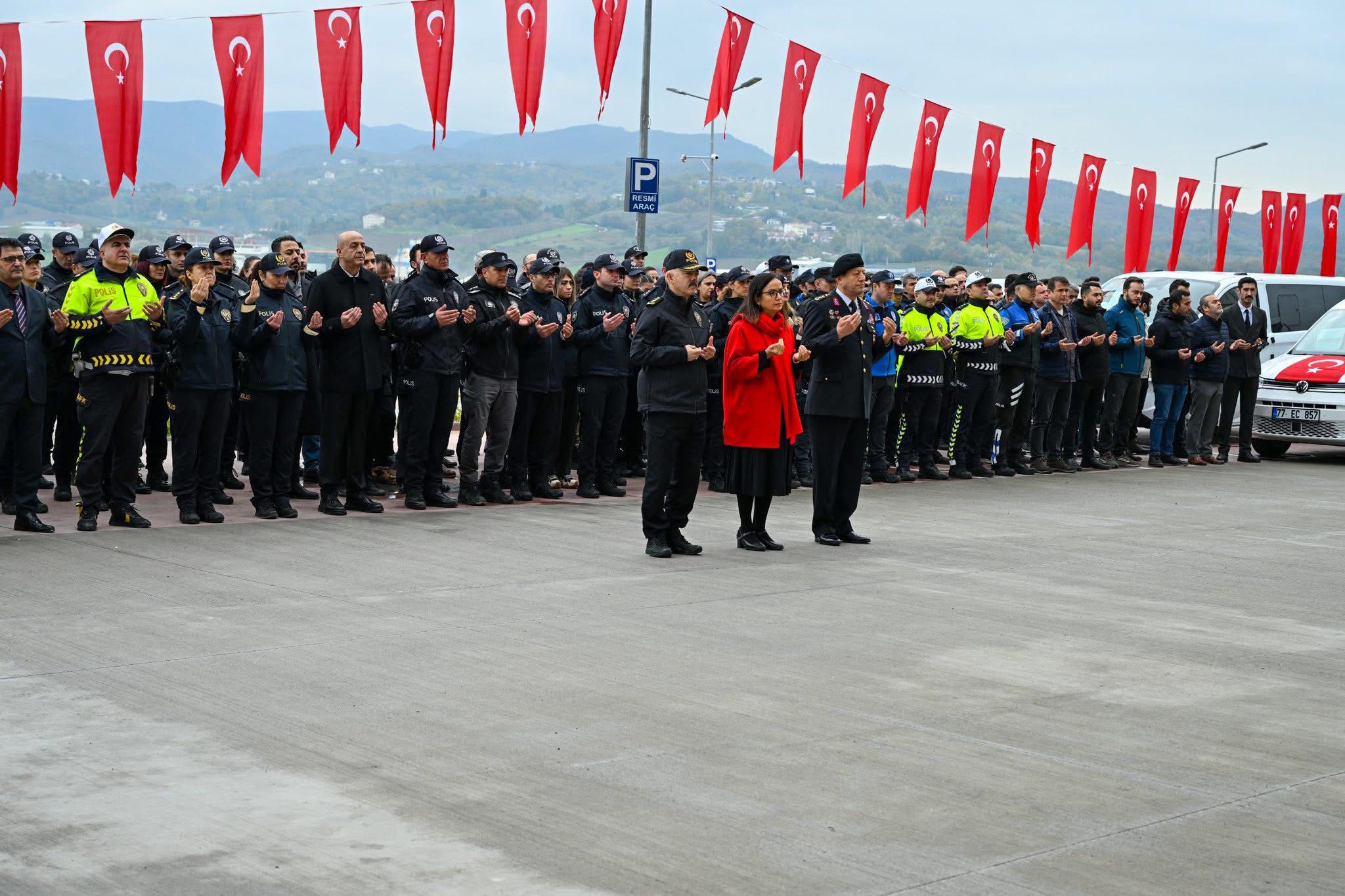 Yalova Emniyet Müdürlüğüne tahsis edilen 27 yeni hizmet aracı, düzenlenen
