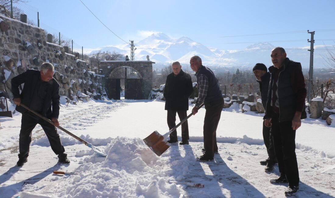 Kayseri’nin Hacılar İlçesinde Yarım Bin Yıllık Geçmişe Sahip Kar Kuyuları,