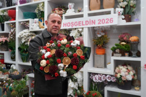 Kırmızı Aşkı, Yeşil Umudu Simgeliyor: Kokina Demeti 500 Liradan Satışa