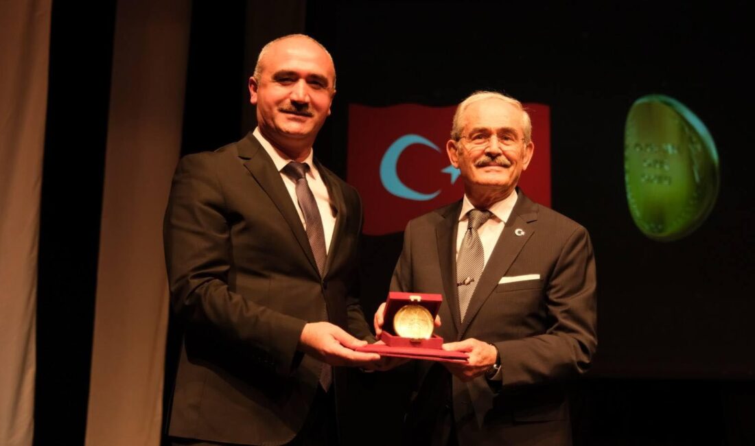 Eskişehir’de 25 Yıl Boyunca Belediye Başkanlığı Yapan Prof. Dr. Yılmaz