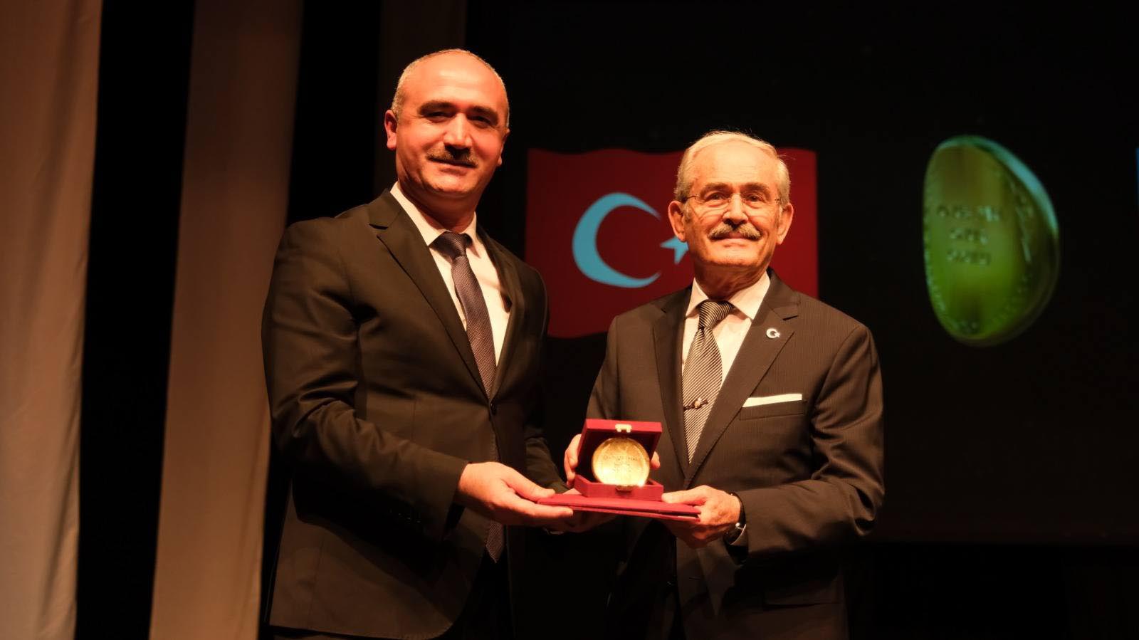 Eskişehir’de 25 Yıl Boyunca Belediye Başkanlığı Yapan Prof. Dr. Yılmaz