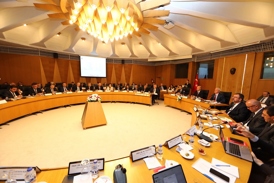 &nbsp; YÖK, Araştırma Üniversitelerinin Performansını Yıldız Teknik Üniversitesi’nde Gözden Geçirecek