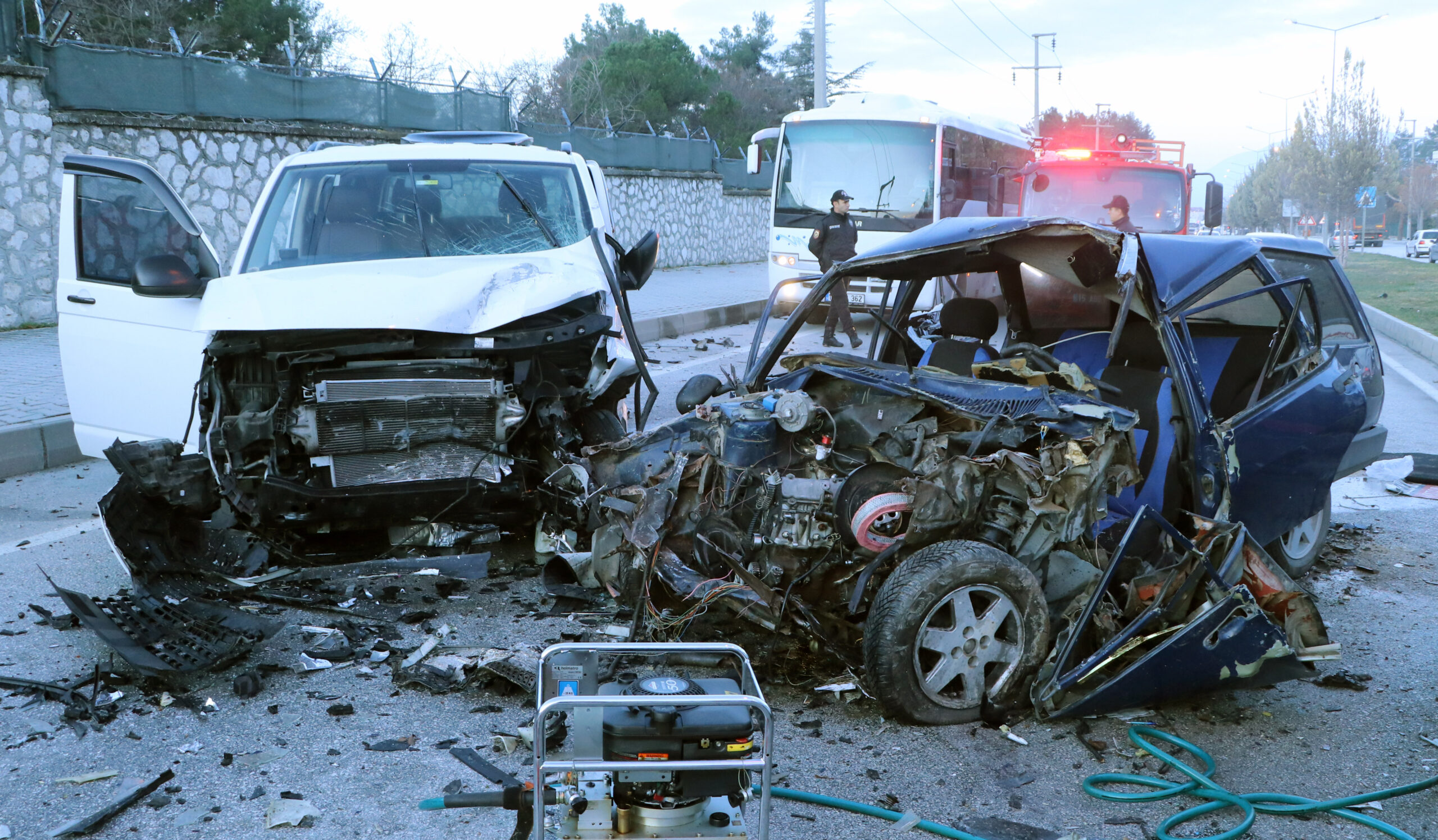 &nbsp; Sürücünün Direksiyon Kırması Zincirleme Kazaya Neden Oldu Burdur-Fethiye kara