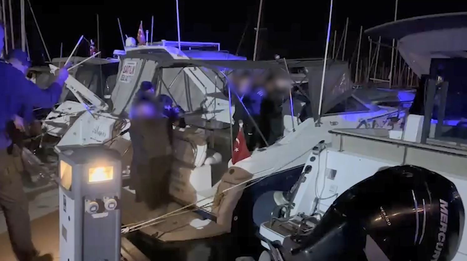 Kuşadası Marina’da Jandarma Operasyonu Aydın İl Jandarma Komutanlığı ekipleri, Kuşadası