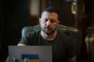 Zelenskiy: Savaş Onurlu Bir Barışla Sonlandırılmalı Ukrayna Devlet Başkanı Volodimir