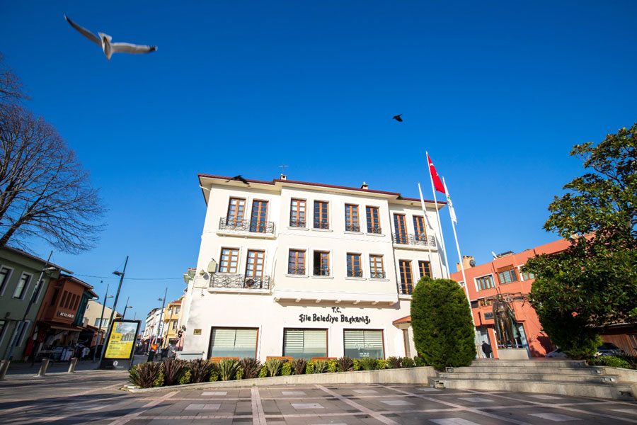 İstanbul Emniyet Müdürlüğü tarafından Şile Belediyesi’ne yönelik düzenlenen operasyonda, rüşvet