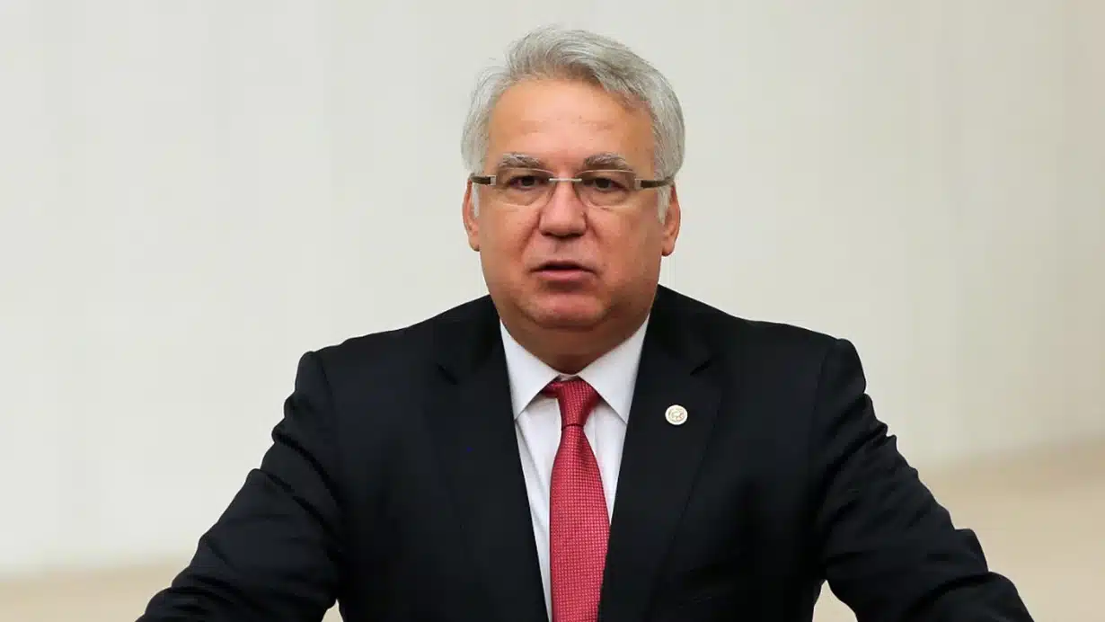 &nbsp; Mahkeme, Kocabıyık’ı Tahliye Etti Eski AK Parti milletvekili Hüseyin