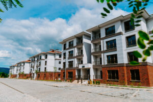 Cumhuriyet tarihinin en kapsamlı sosyal konut hamlesi olarak duyurulan “Yüzyılın