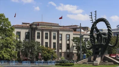 Çankaya’da Narkogüç Operasyonu Ankara Valiliği’nden yapılan açıklamaya göre, İl Emniyet