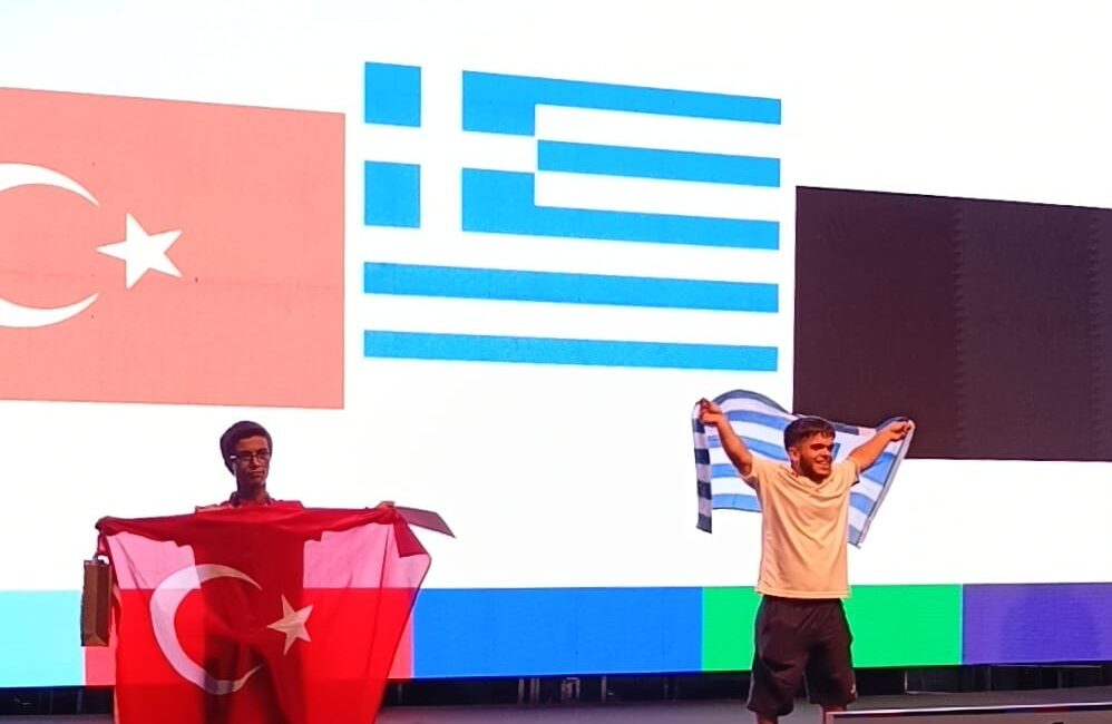 Bursa’da yaşayan 1 metre 32 santimetre boyundaki akondroplazi (cüce) hastası